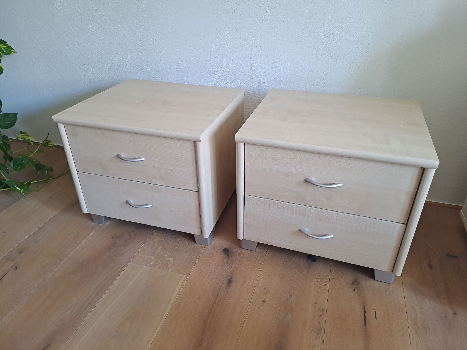 Tables de nuit: 2x Nachttisch – D'occasion à Luzern par hof_tt7v