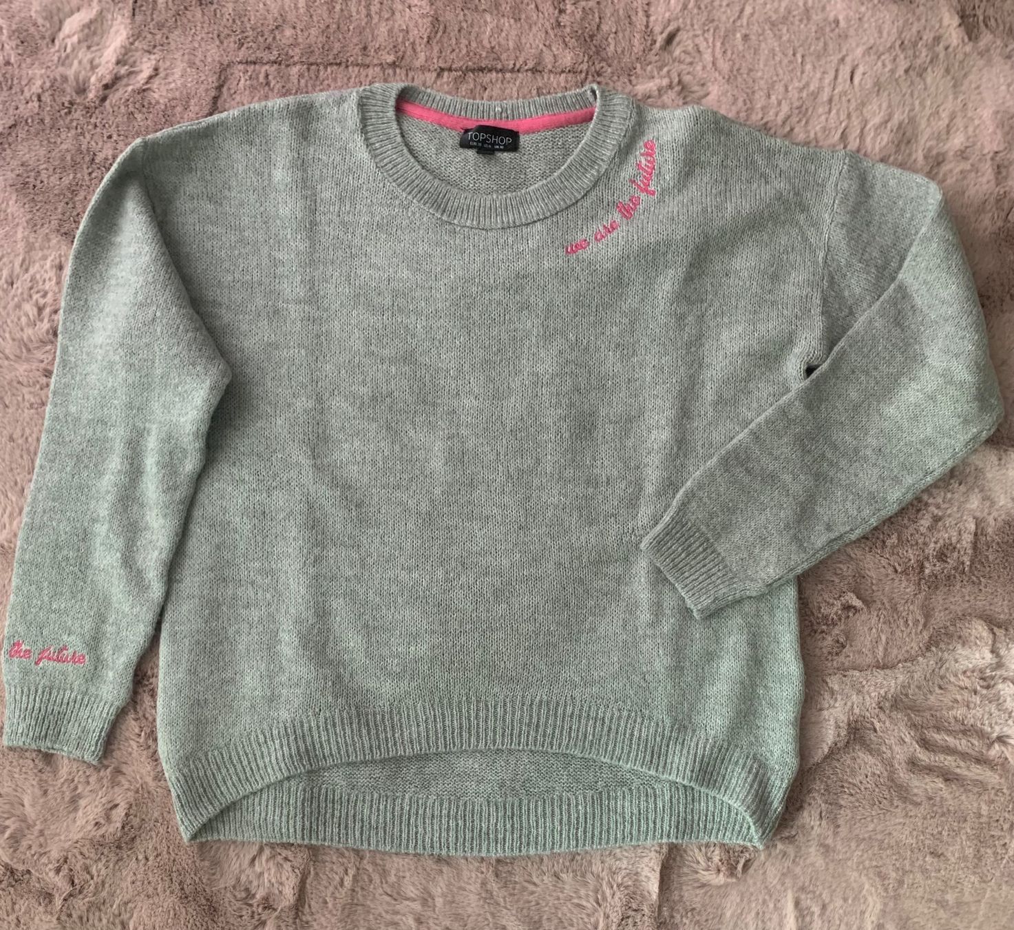 Maglioni & Felpe: Topshop Pullover Grau "We Are The Future" Gr. 38/M – Usato da Sursee venduto da escape62