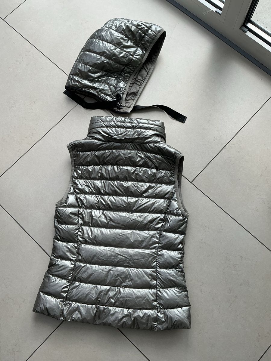 Marc Jacobs Gilet & Giacche senza maniche: Marc Aurel Steppweste mit Kapuze silber glänzend – Nuovo (secondo la descrizione) da Stalden VS venduto da lar_dc8n 2
