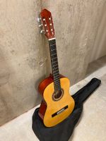 Klassische Gitarre + Tasche, Band, Ersatzsaiten; ungebraucht
