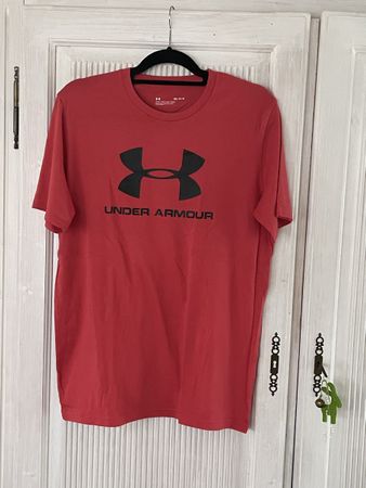 Under Armour T-Shirt, Gr. M, Loose Fit, Top Zustand!