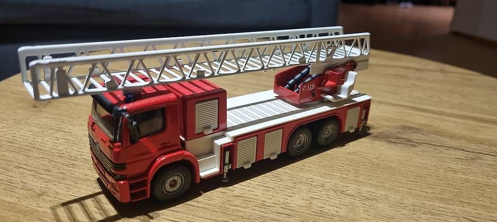 Modellini d'auto: Feuerwehr Siku ADL – Usato da Landquart venduto da Predi91