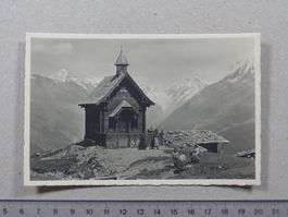 Lötschental, Kapelle, belebt, Stempel Gasthaus Kippel