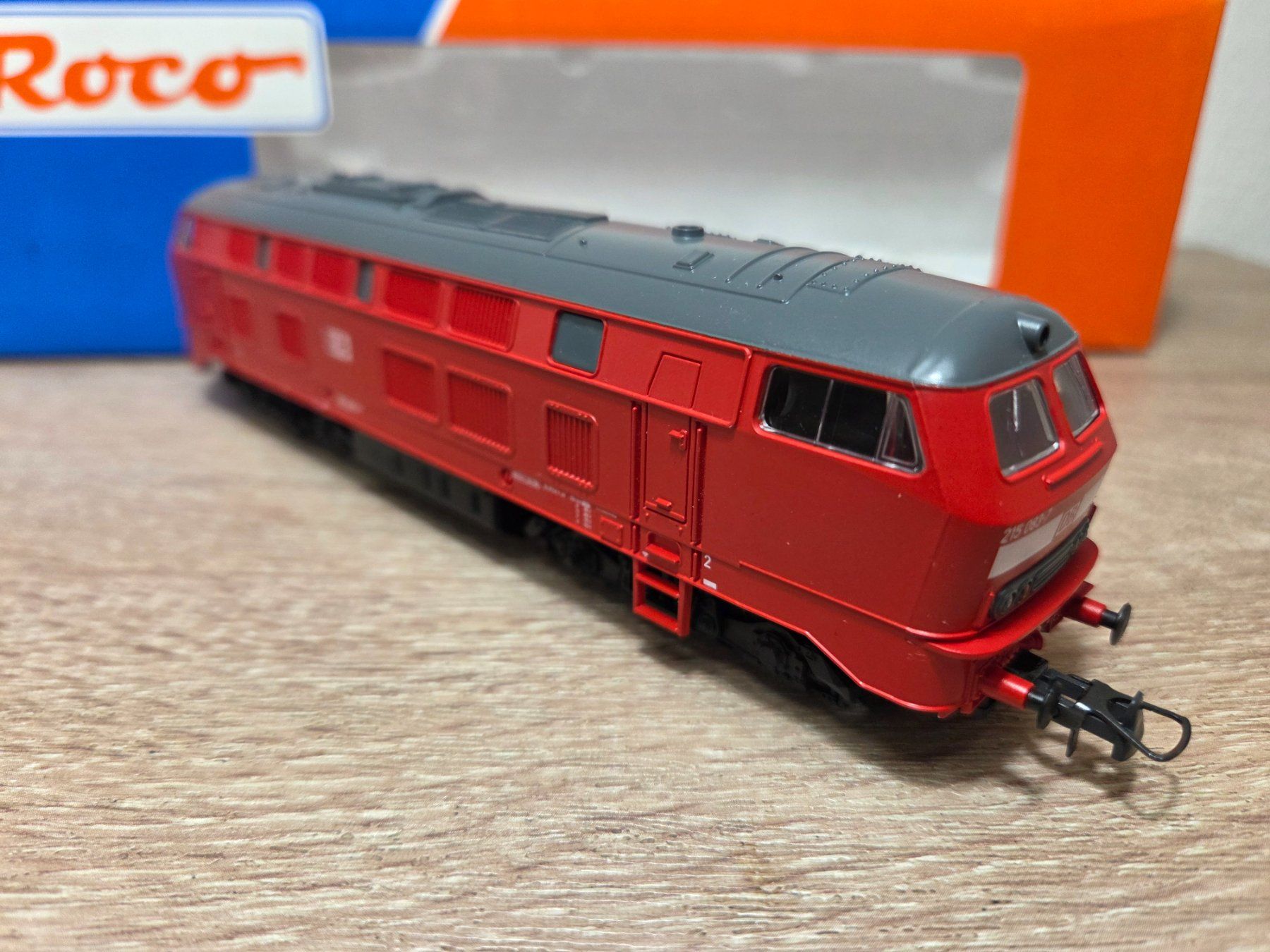 Roco Modelleisenbahnen: Roco 63490 Diesellok BR 215 DB H0 – Gebraucht aus St-Aubin-Sauges von Lo_Go 3