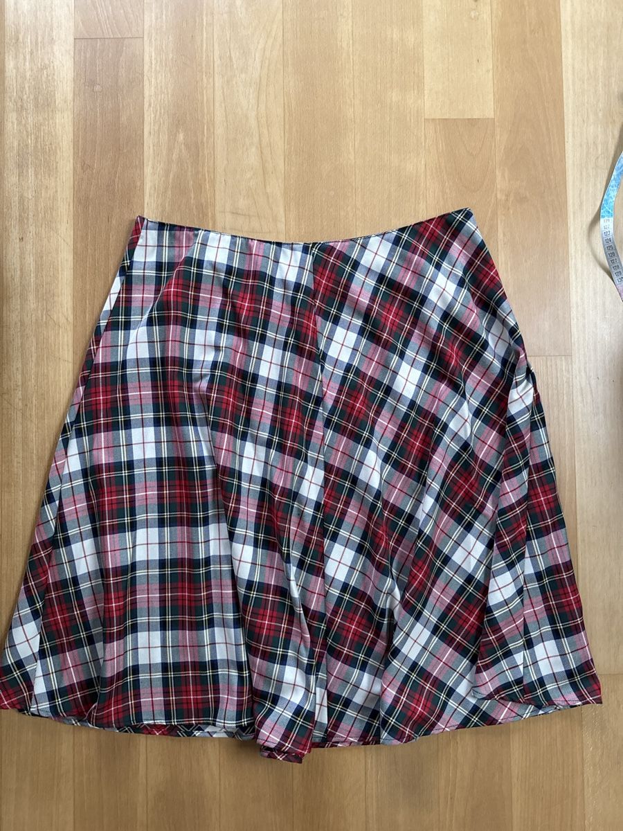 H&M Gonne: Retro Rock im Karomuster – Usato da Oberrieden venduto da Allesundanderes
