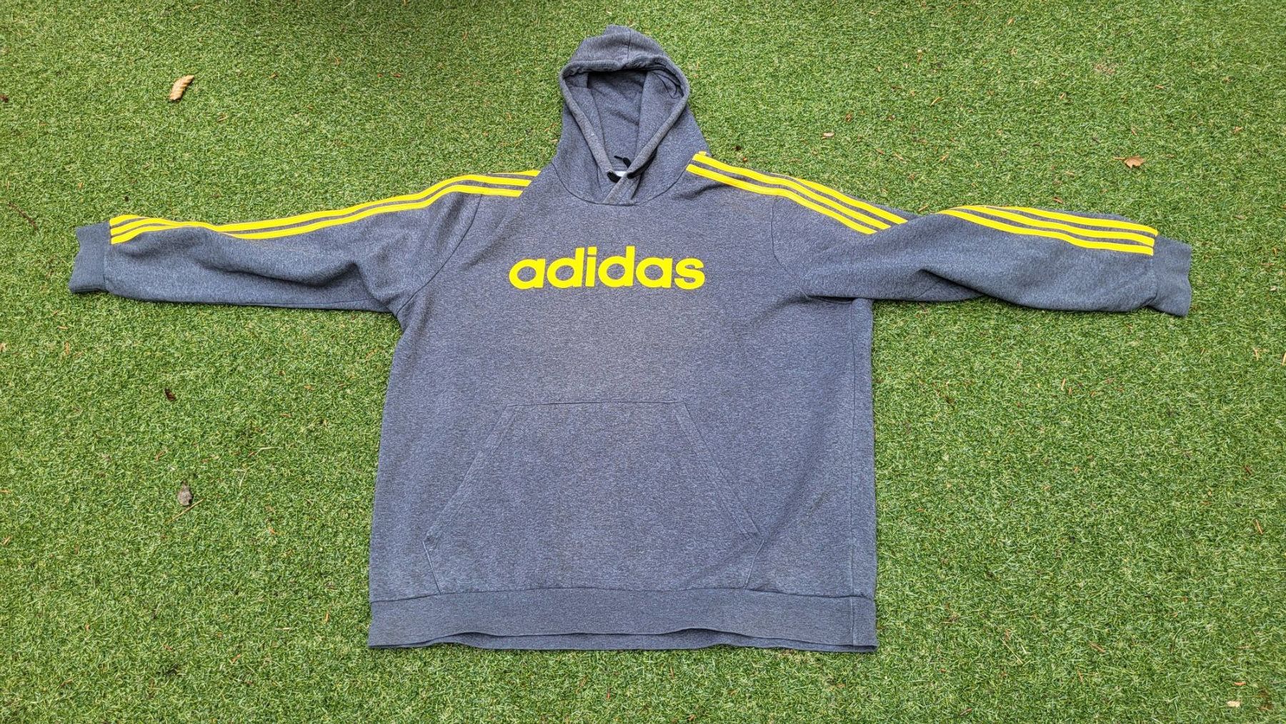 Adidas Pullover & Sweatshirts: Hoodie Adidas grau – Gebraucht aus Uster von gurust