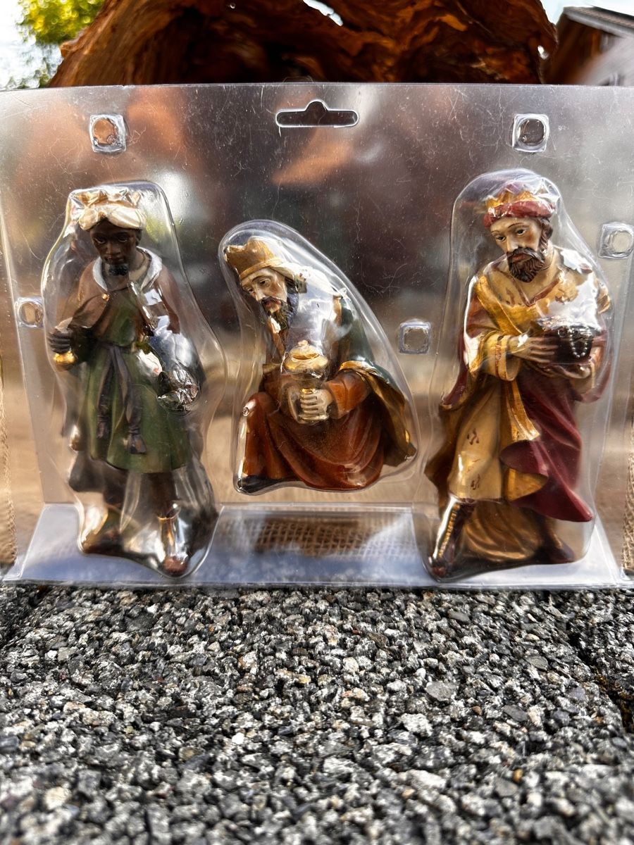 Toutes les décorations: Weihnachtskrippe mit Figurenset Holz-Optik komplett – D'occasion à Hellbühl par inf_5wdl 5