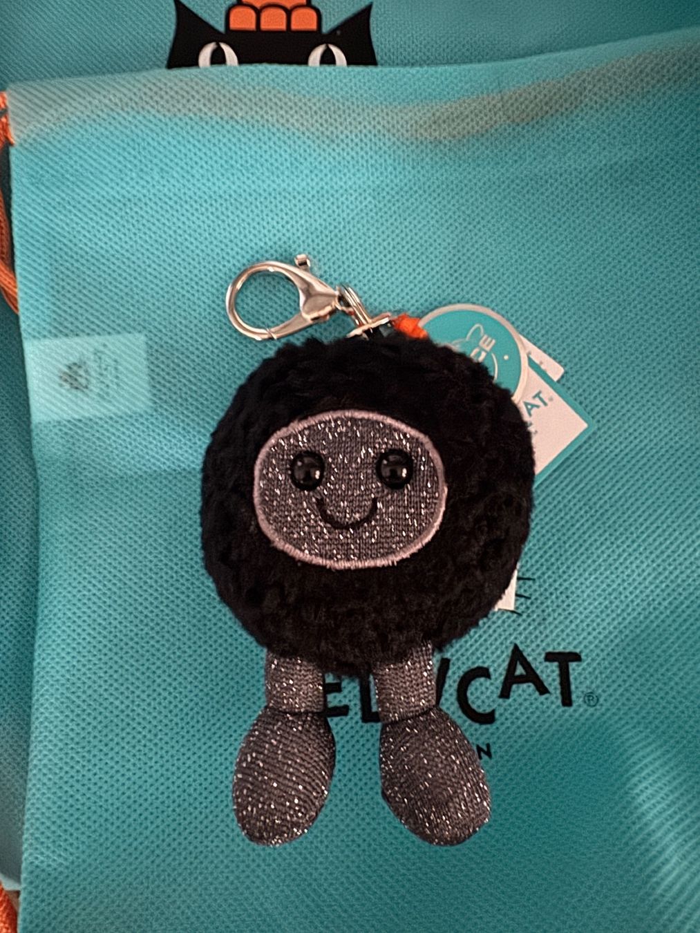 Schlüsselanhänger & - bänder: Jellycat Amusable Black Hole Bag Charm – Neu und originalverpackt aus Glattbrugg von Risingangel