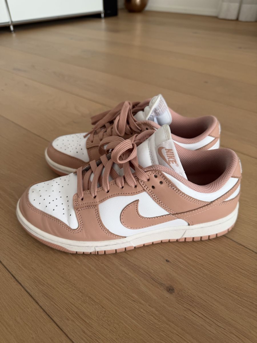 Nike Scarpe da donna: Nike | DUNK - Sneaker low - white/rosa Grösse EUR 39 – Usato da Winterthur venduto da saram26 1