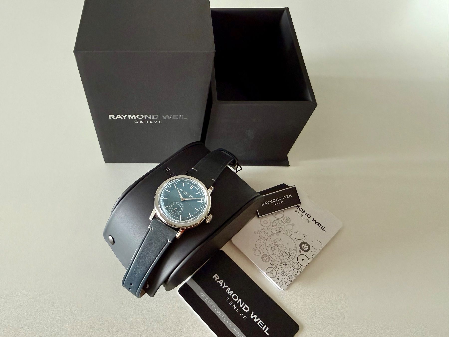 Raymond Weil Uhren: RAYMOND WEIL Millesime Petite Seconde Bleu Denim,Fullset2026 – Neu und originalverpackt aus Le Mont-sur-Lausanne von LycaGallery 8