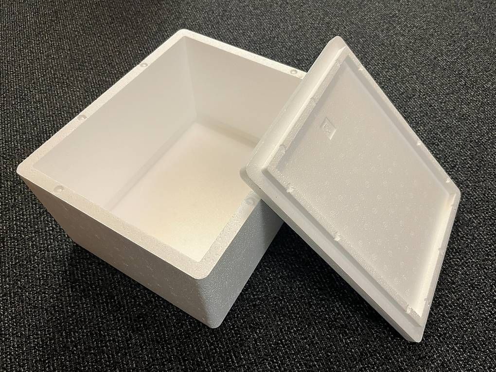Behälter & Ähnliches: Insulated boxes / polystyrene (EPS) 32x26x19cm – Gebraucht aus Rütihof von SwissEritageAndMore 2