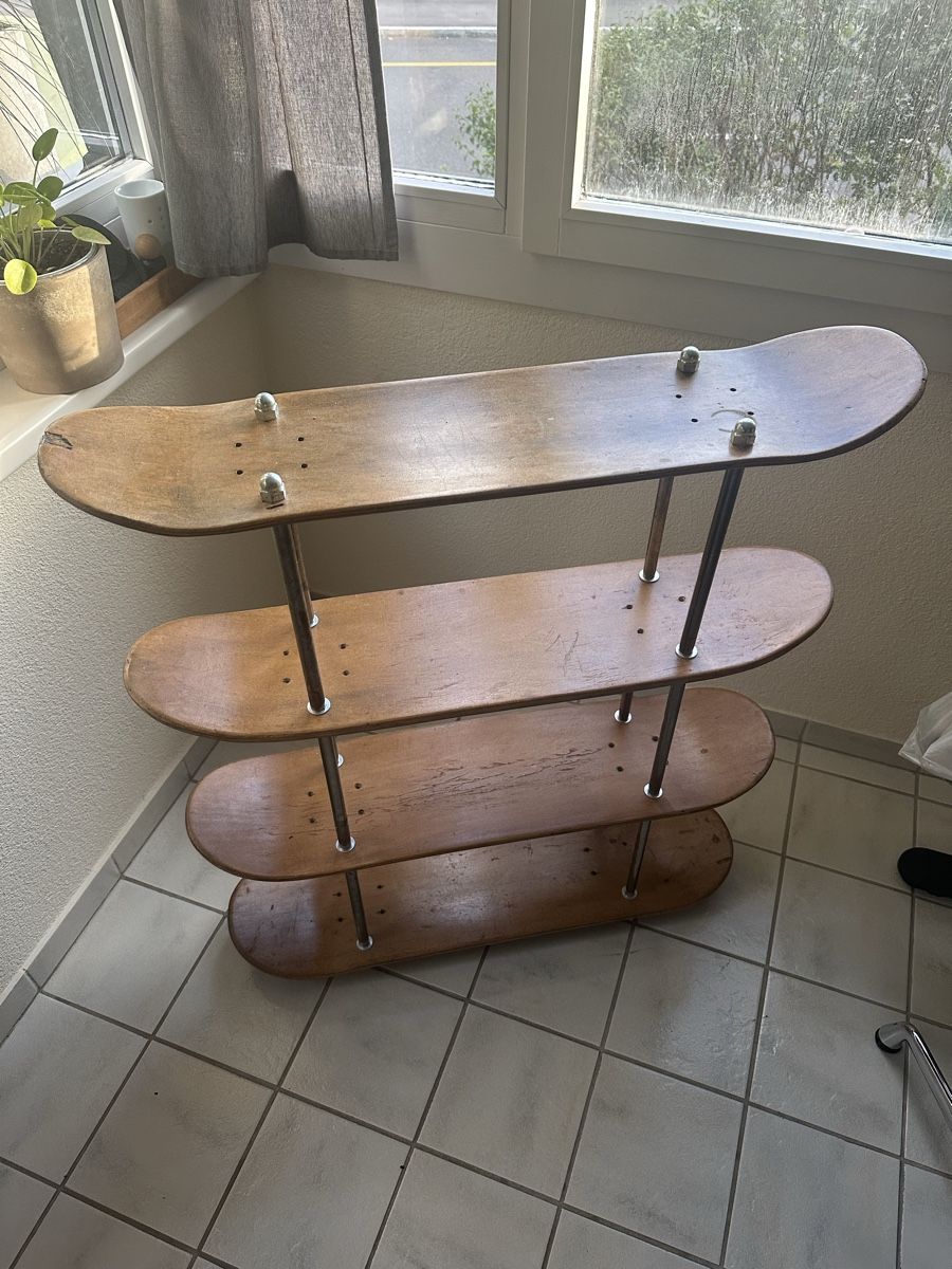 Scaffali: Skateboard Regal / Etagere – Usato da Männedorf venduto da willywonka14