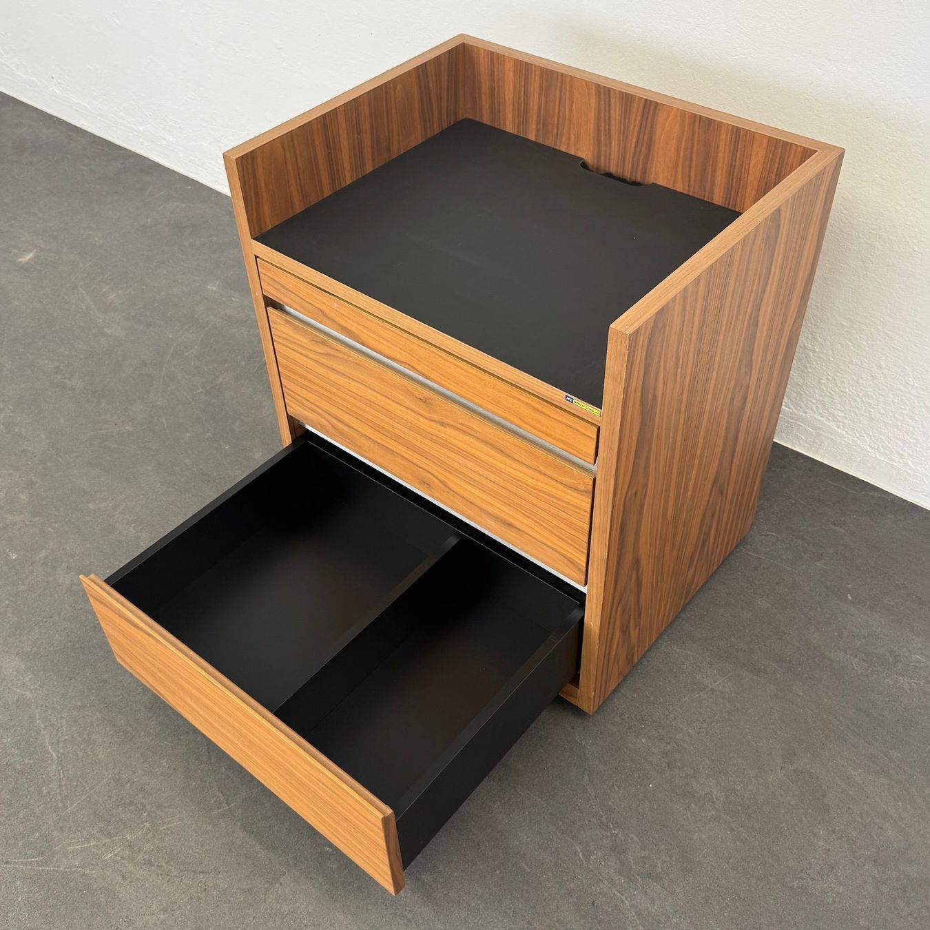 Schränke: Top Design Exclusiv Sideboard 650mm breit - Nussbaum – Gebraucht aus Schönenwerd von mcofficeshop 5