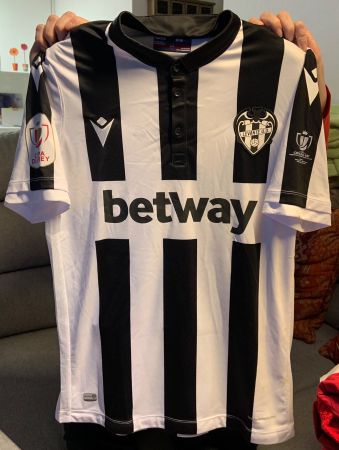 Matchworn Levante Clerc with COA