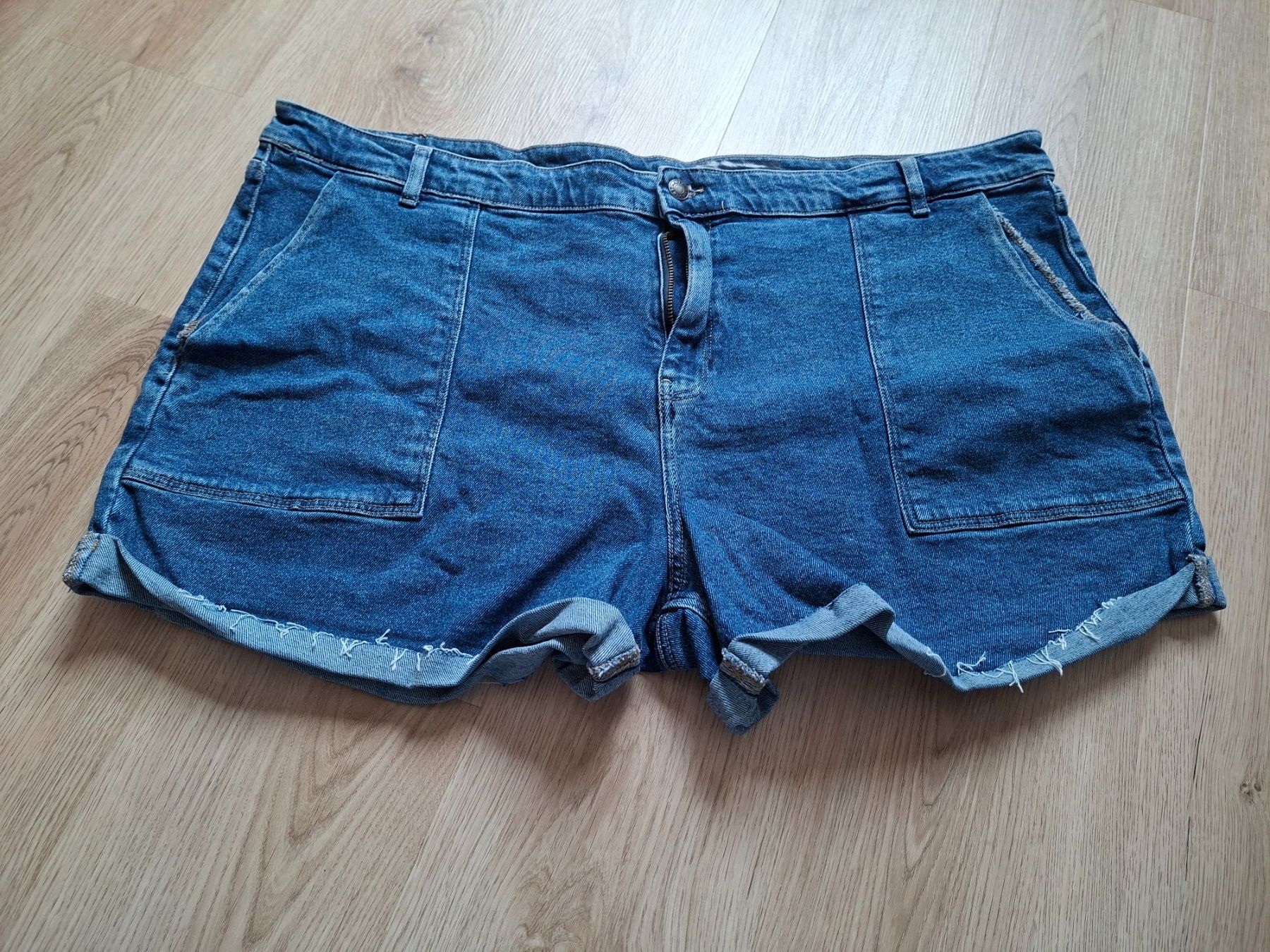 Jeans: Jeansshorts – Usato da Oberwil/Dägerlen venduto da Dominique1606