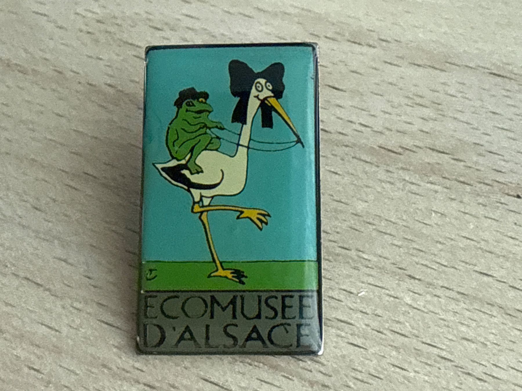 Plaketten & Abzeichen: Pin Ecomusee d'Alsace – Gebraucht aus Glattbrugg von Schweigmatt