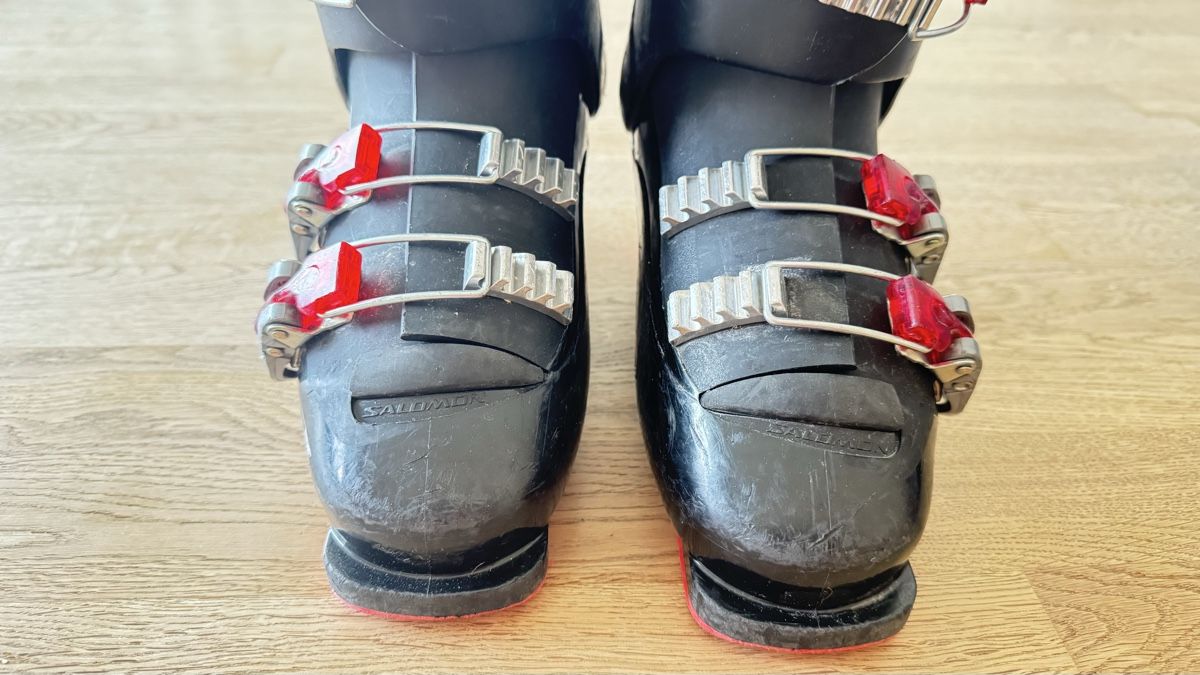 Salomon Schuhe für Jungen: Kinder Skischuh Salomon Tecno Pro 247mm – Gebraucht aus Thun von Topmat 1