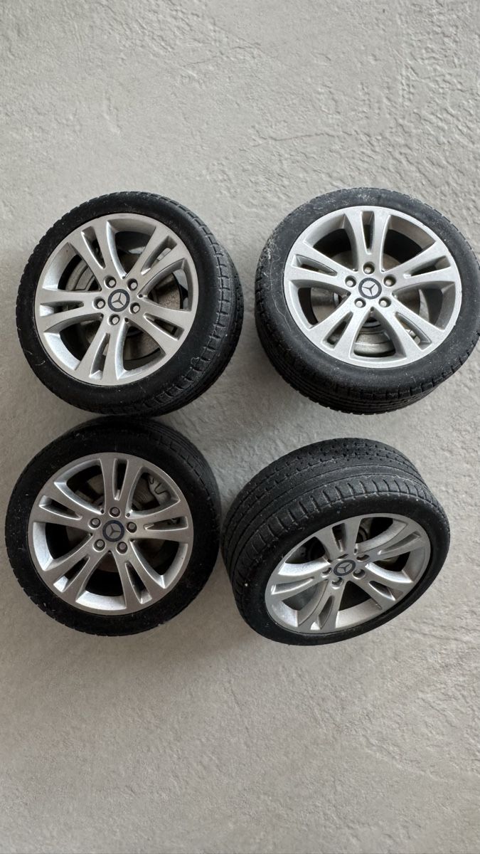 Mercedes-Benz Modellini d'auto: Felgen mercedes scala 1:18 – Usato da Caslano venduto da tuning21