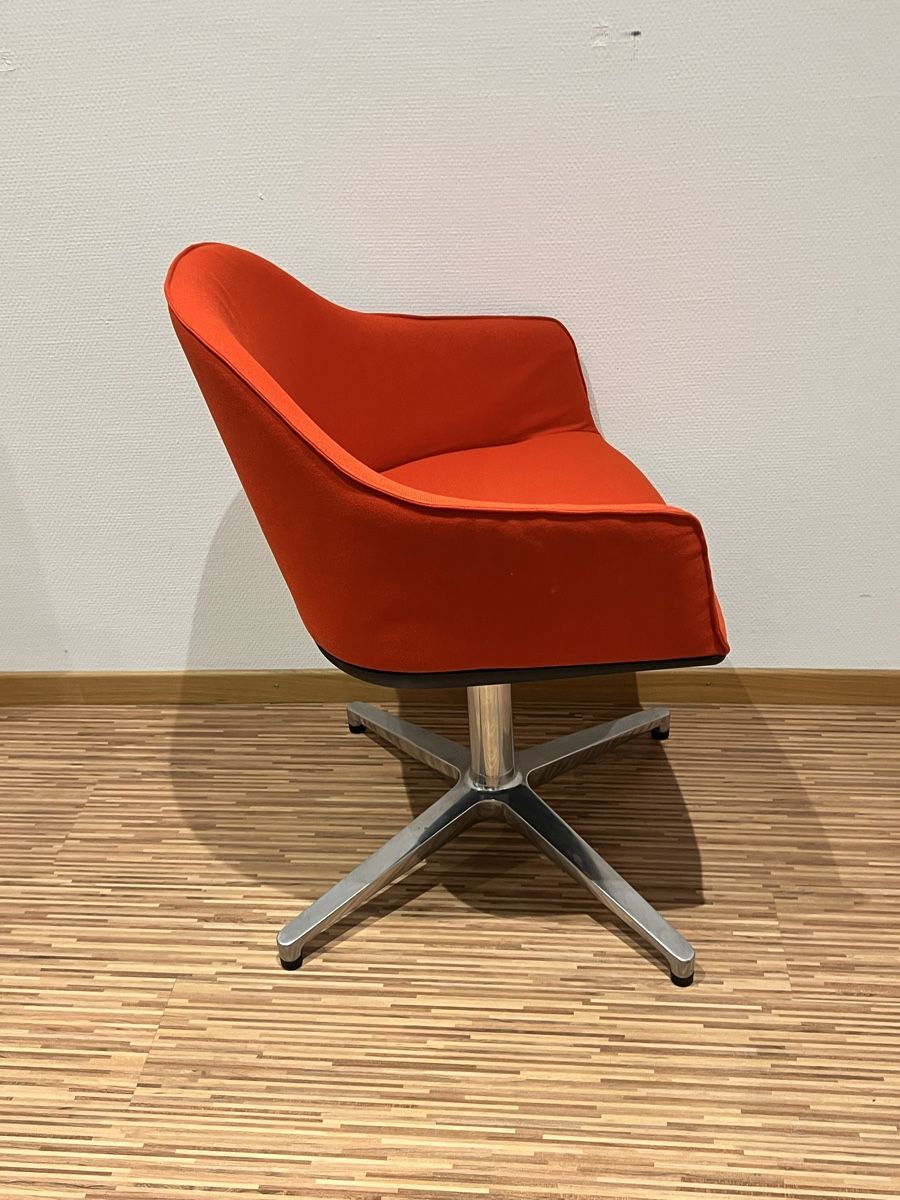 Vitra Sessel: Vitra Softshell Chair orange Ronan Erwan Bouroullec 2 Stk. – Gebraucht aus Adliswil von buch_und_kunst 4