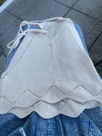 Strick-Top beige mit Lochmuster zum Binden