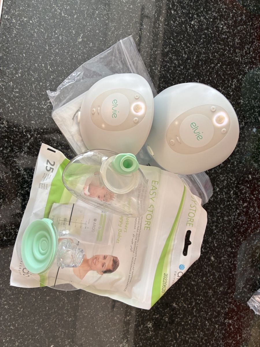Elvie Accessori per l’allattamento: Elvie Pumpen Set – Usato da Lupfig venduto da ksp_Studios