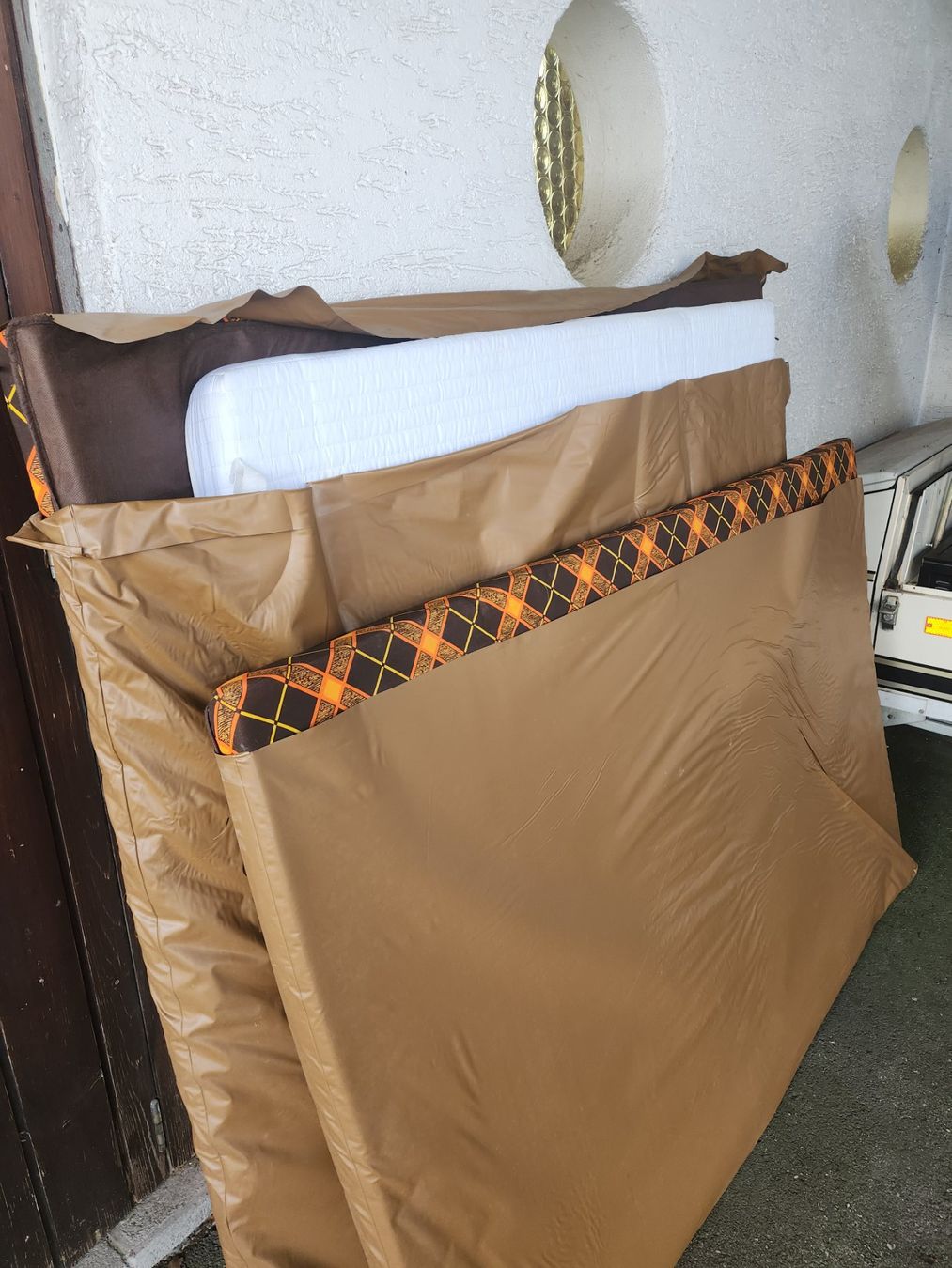 Camping Fahrzeuge: Camping Utensilien mit Anhänger – Gebraucht aus Herzogenbuchsee von walsch01 5