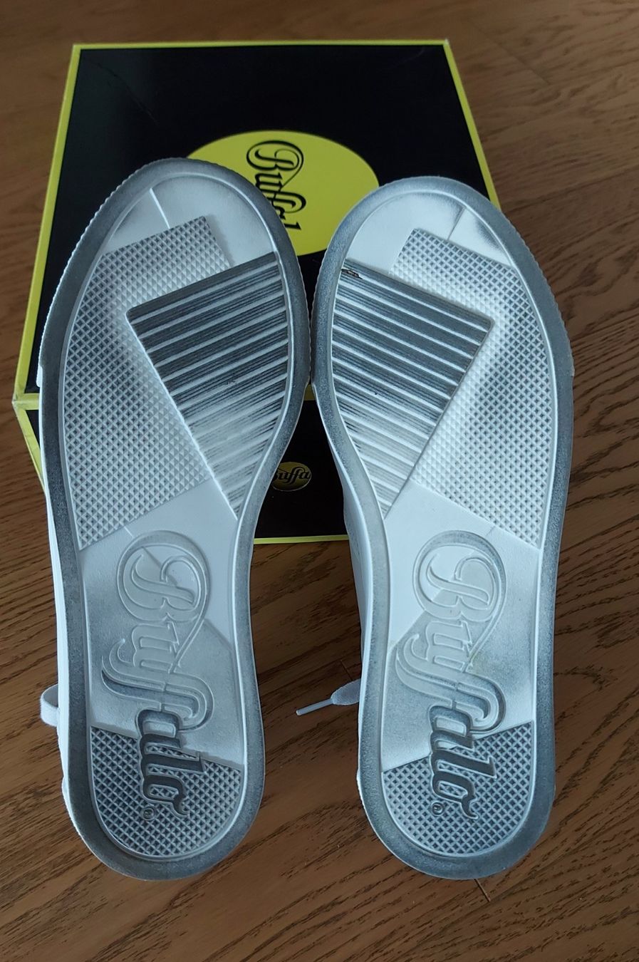 Buffalo Scarpe da donna: Ledersneaker Buffalo Gr. 40 – Nuovo (secondo la descrizione) da Wabern venduto da Irakene 7