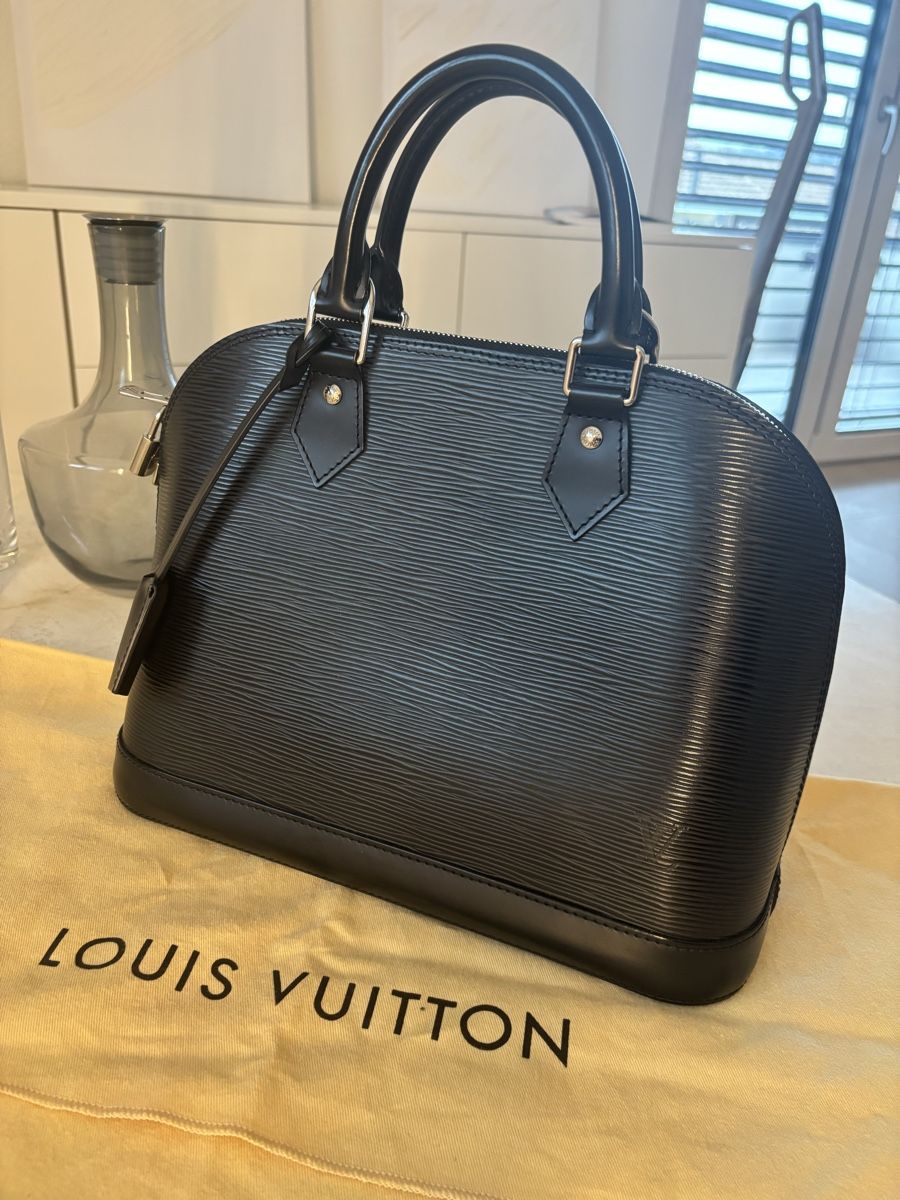 Louis Vuitton Borse da donna: Louis Vuitton Alma PM Epi Leder Schwarz – Nuovo (secondo la descrizione) da Zürich venduto da car_9sdb 2