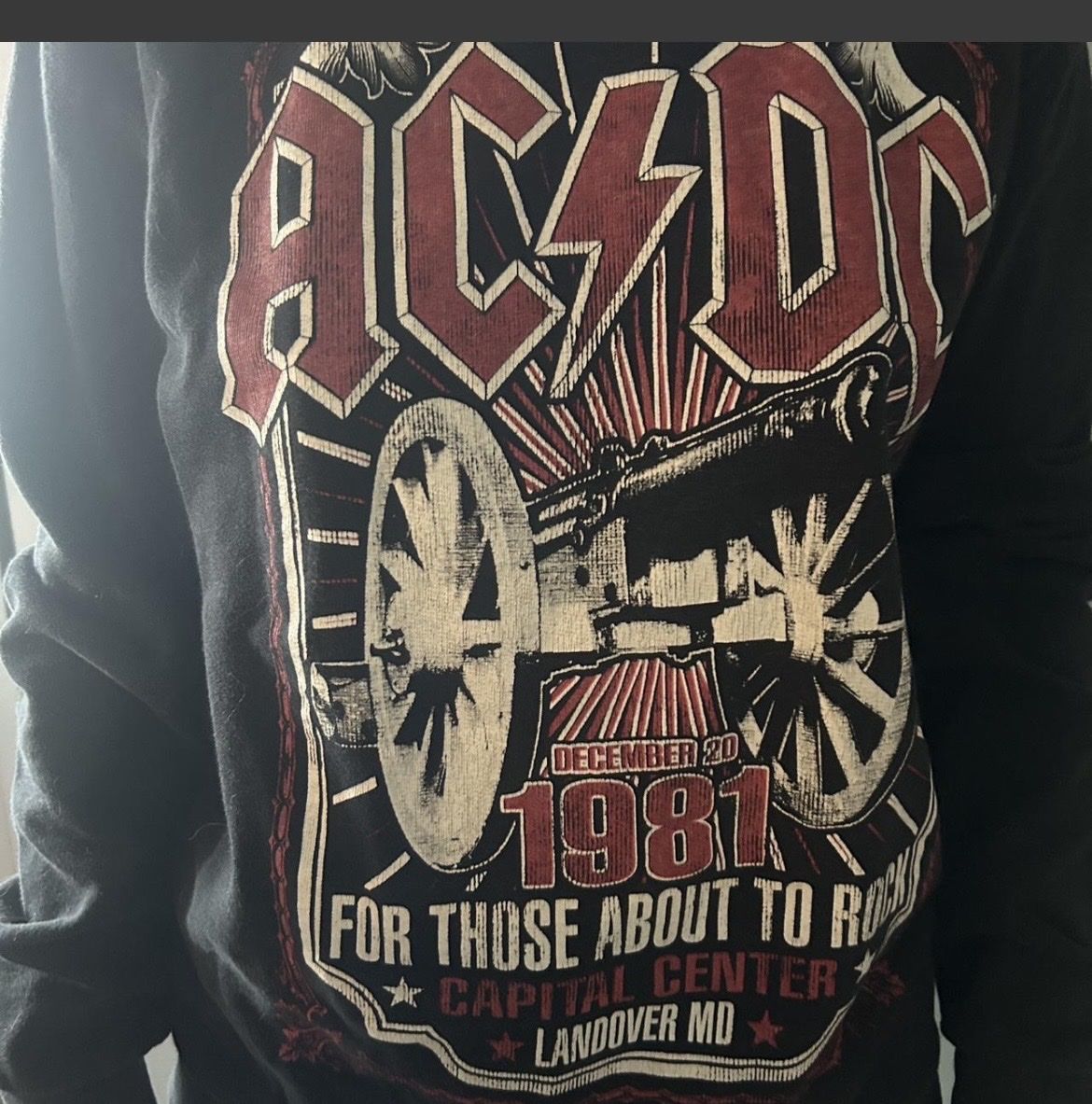 Maglioni & Felpe: ACDC Band Pullover – Usato da Wolfhausen venduto da eil_jc5j 1