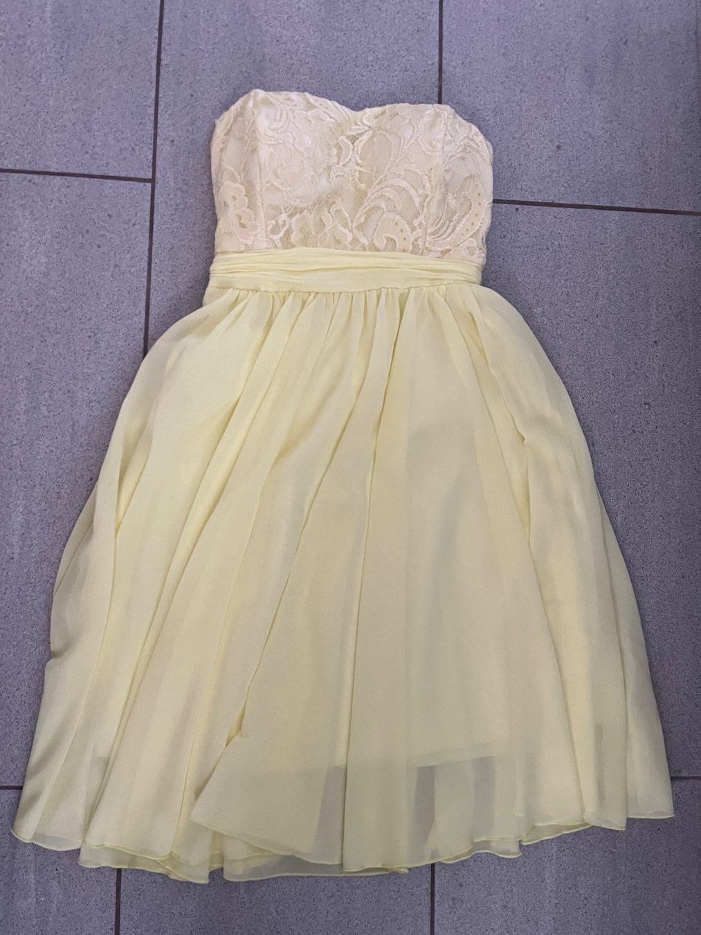Kleider: Festkleid – Gebraucht aus Jona von linda8301