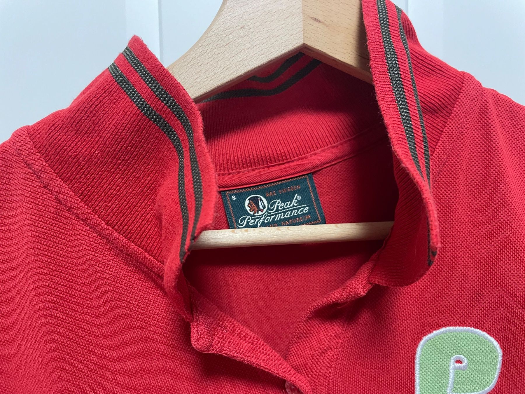 Peak Performance Polos: Vintage Peek Performance Poloshirt Small – D'occasion à Bern par Rigoler 1