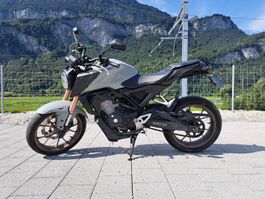Honda CB125R