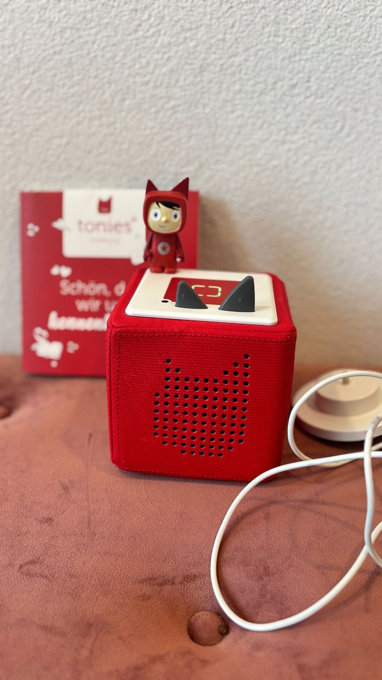 Tonies Giocattoli: Toniebox rot mit top Akku – Usato da Zihlschlacht venduto da sve_m76s
