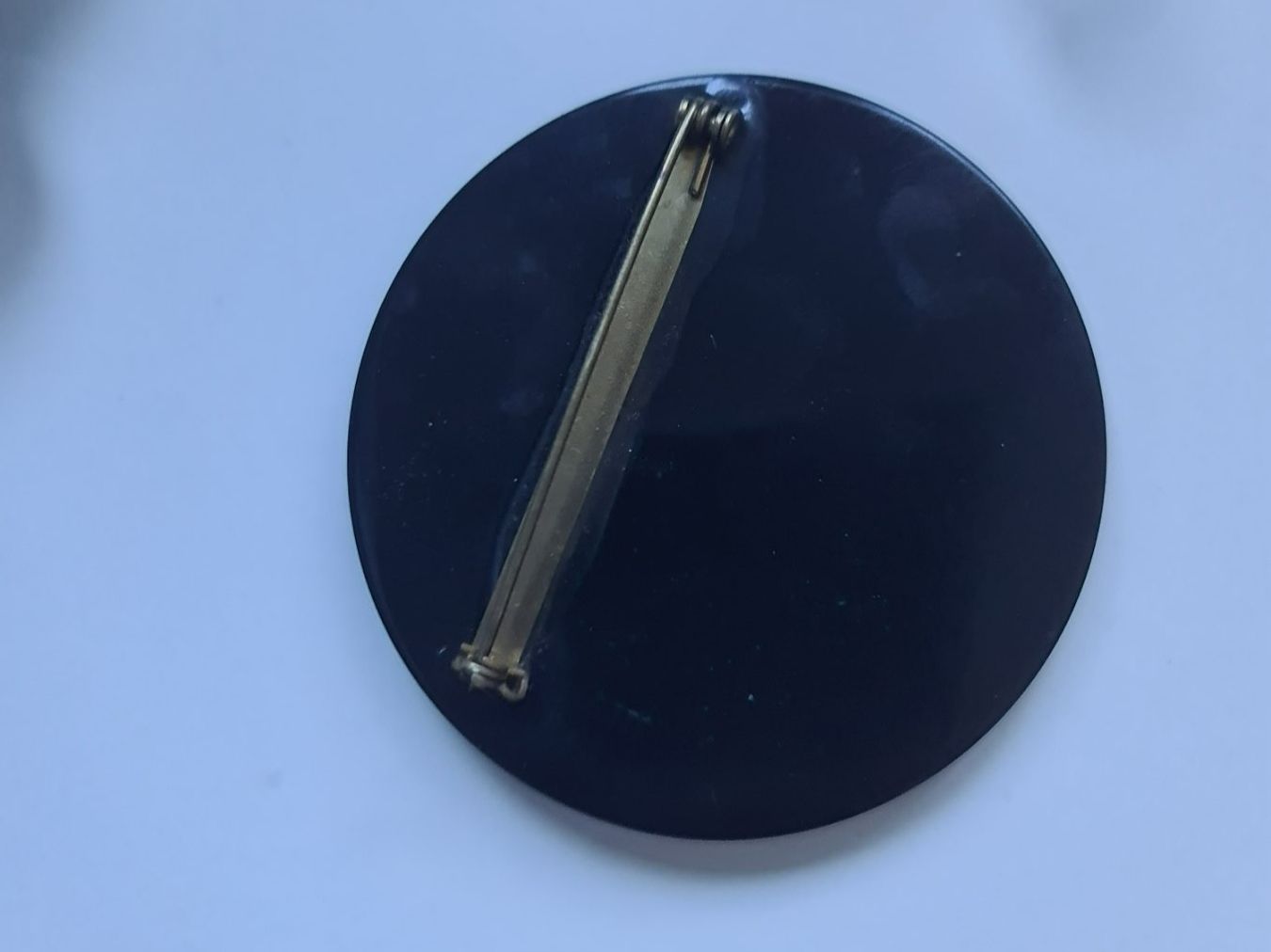 Broschen & Nadeln: Vintage runde Brosche aus Plexiglas & Messing Handarbeit – Gebraucht aus Münchenbuchsee von babilibern 6