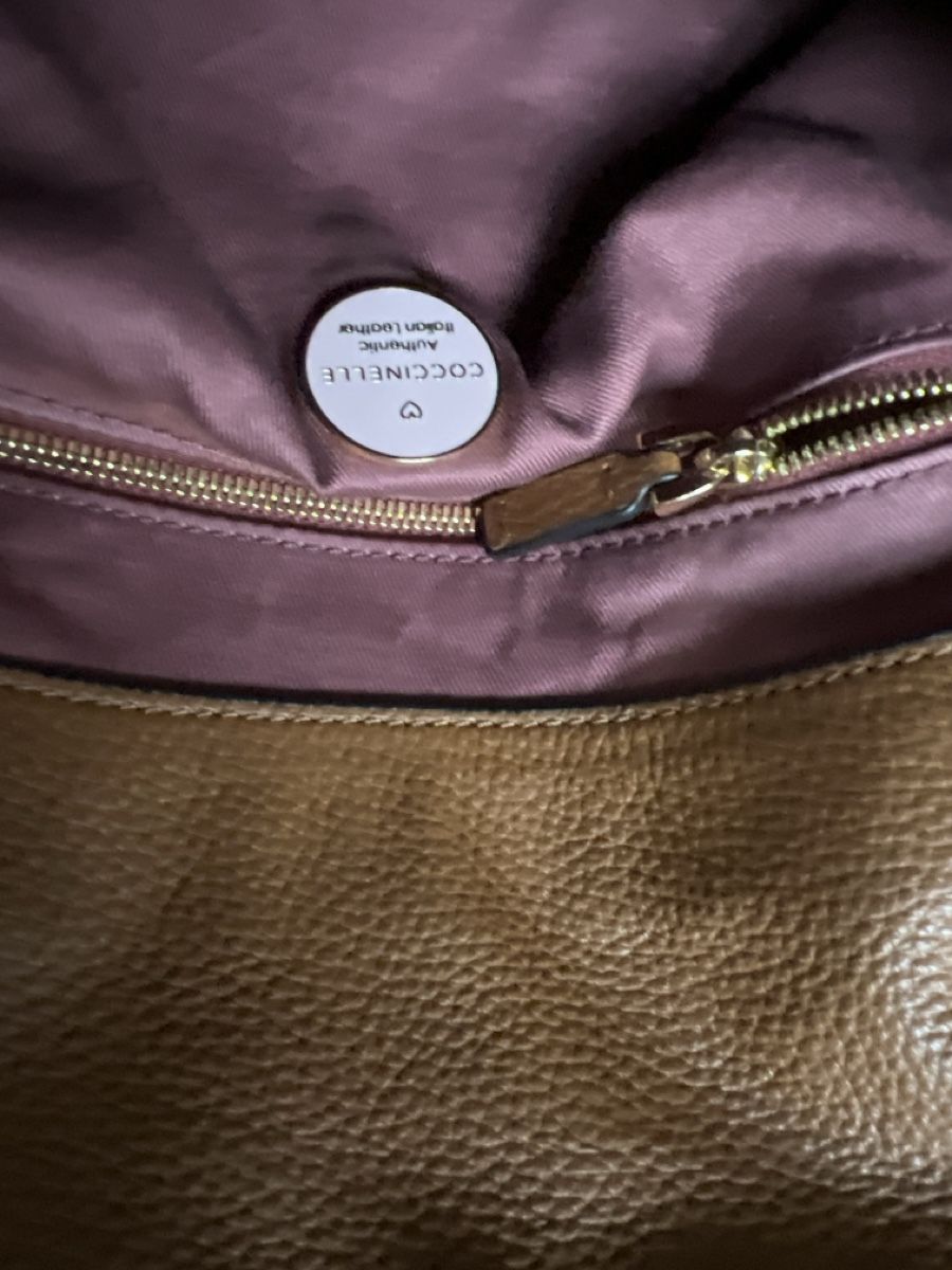 Coccinelle Borse da donna: Coccinelli Handtasche Wildleder – Usato da Laufen venduto da li_ga7 1