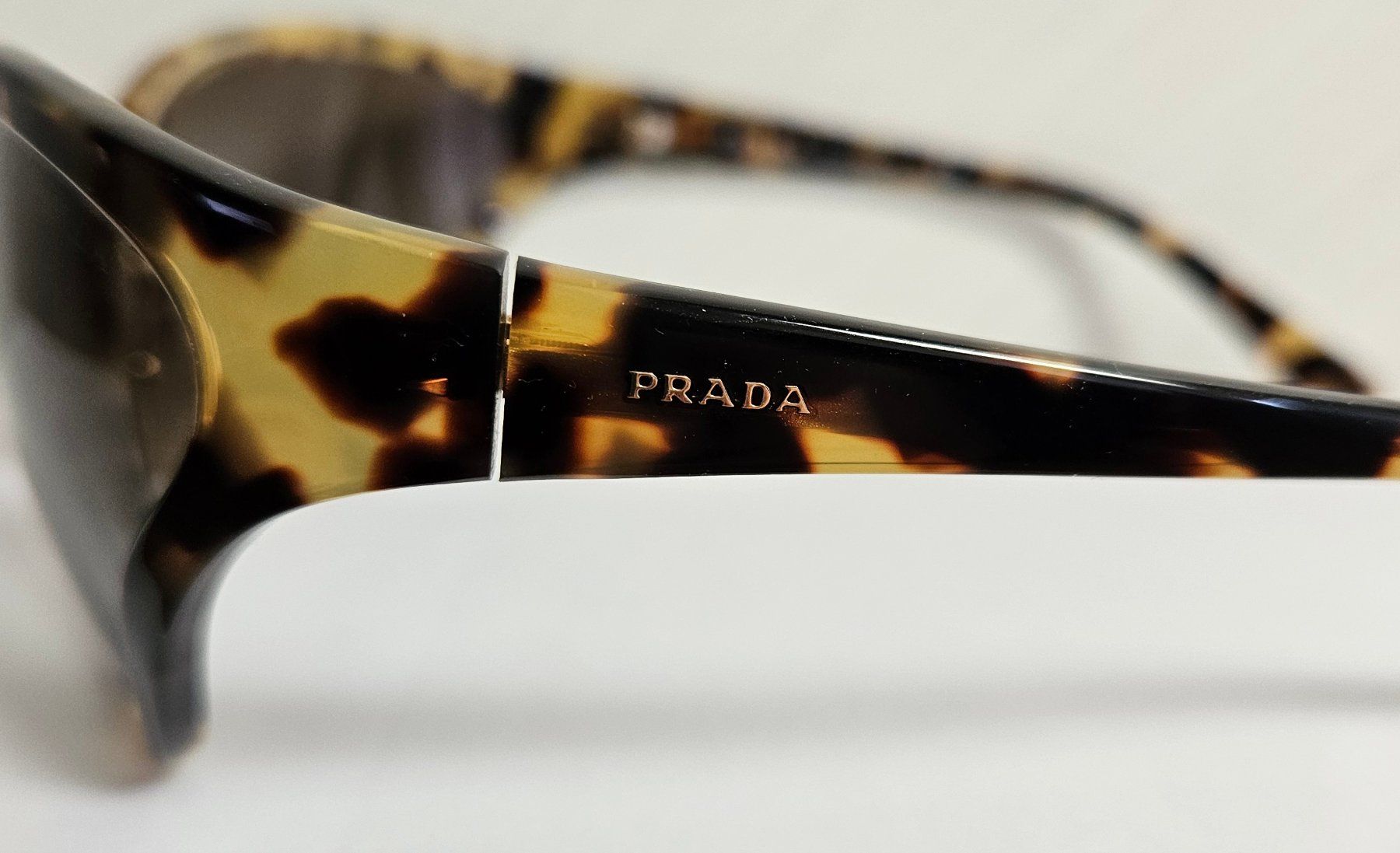 Prada Occhiali & Lenti: Lunettes de soleil Prada Catwalk SPR 22V – Usato da Biel/Bienne venduto da ypsillon 4
