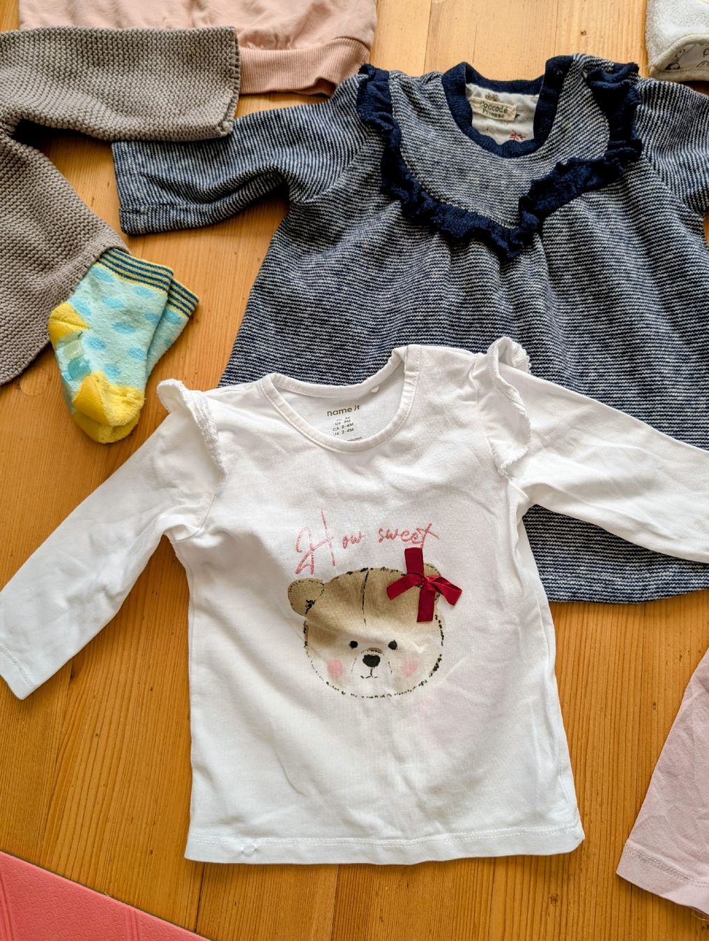 Lotti & Set di vestiti: Kleiderpaket Mädchen Gr. 62 Herbst /Winter – Usato da Brunnen venduto da bahari02 1