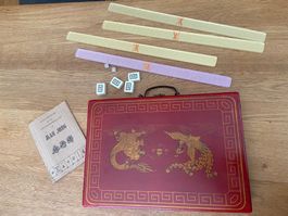 Edles Mahjong-Set im chinesischen Drachenkoffer – unbenutzt