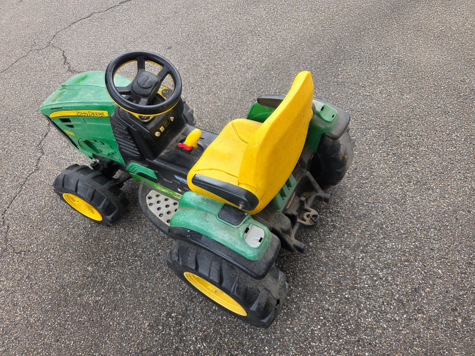 Peg Perego Fahrzeuge für Kinder: Peg Perego John Deere Elektrotraktor – Defekt aus Ebnet von Volvo.Power 2