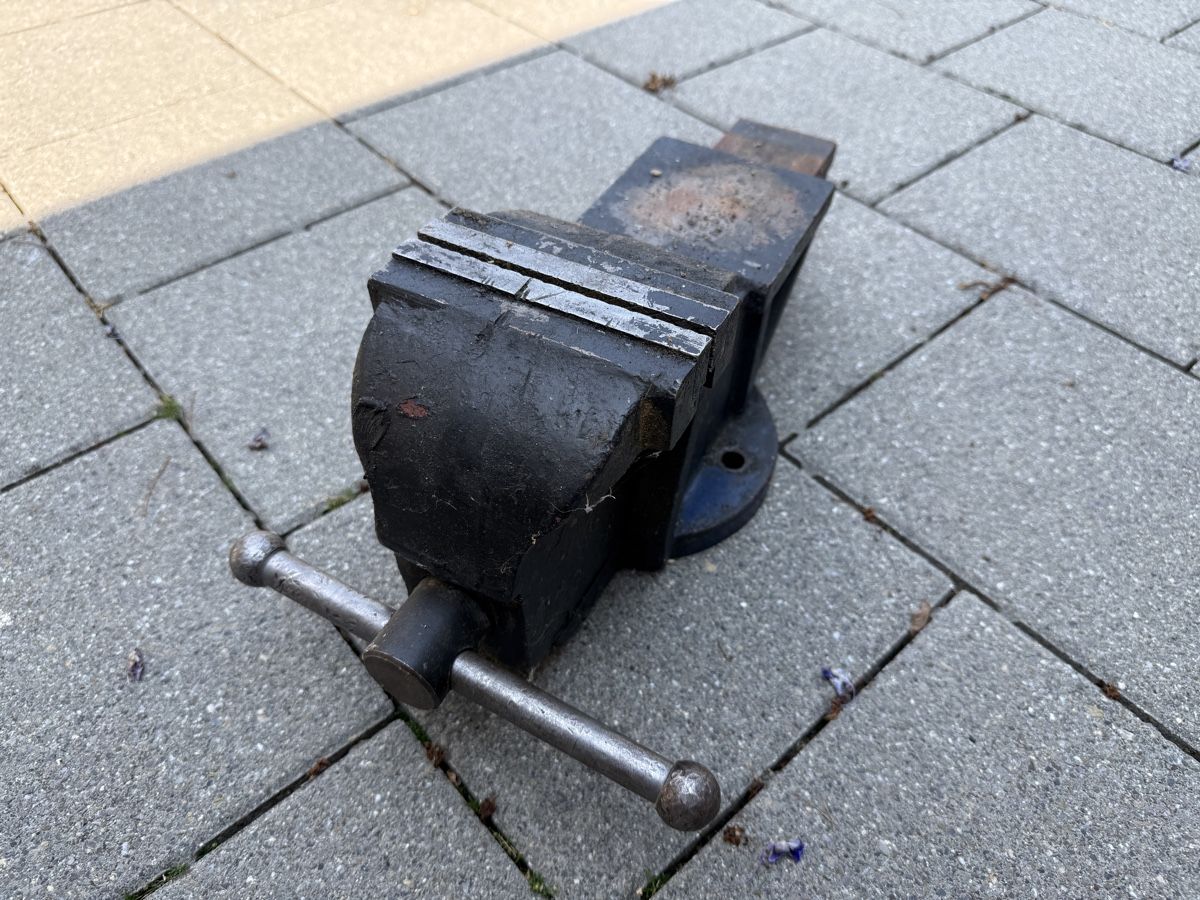 Alle Werkzeuge: Schraubstock – Gebraucht aus Halden von Remosa 2