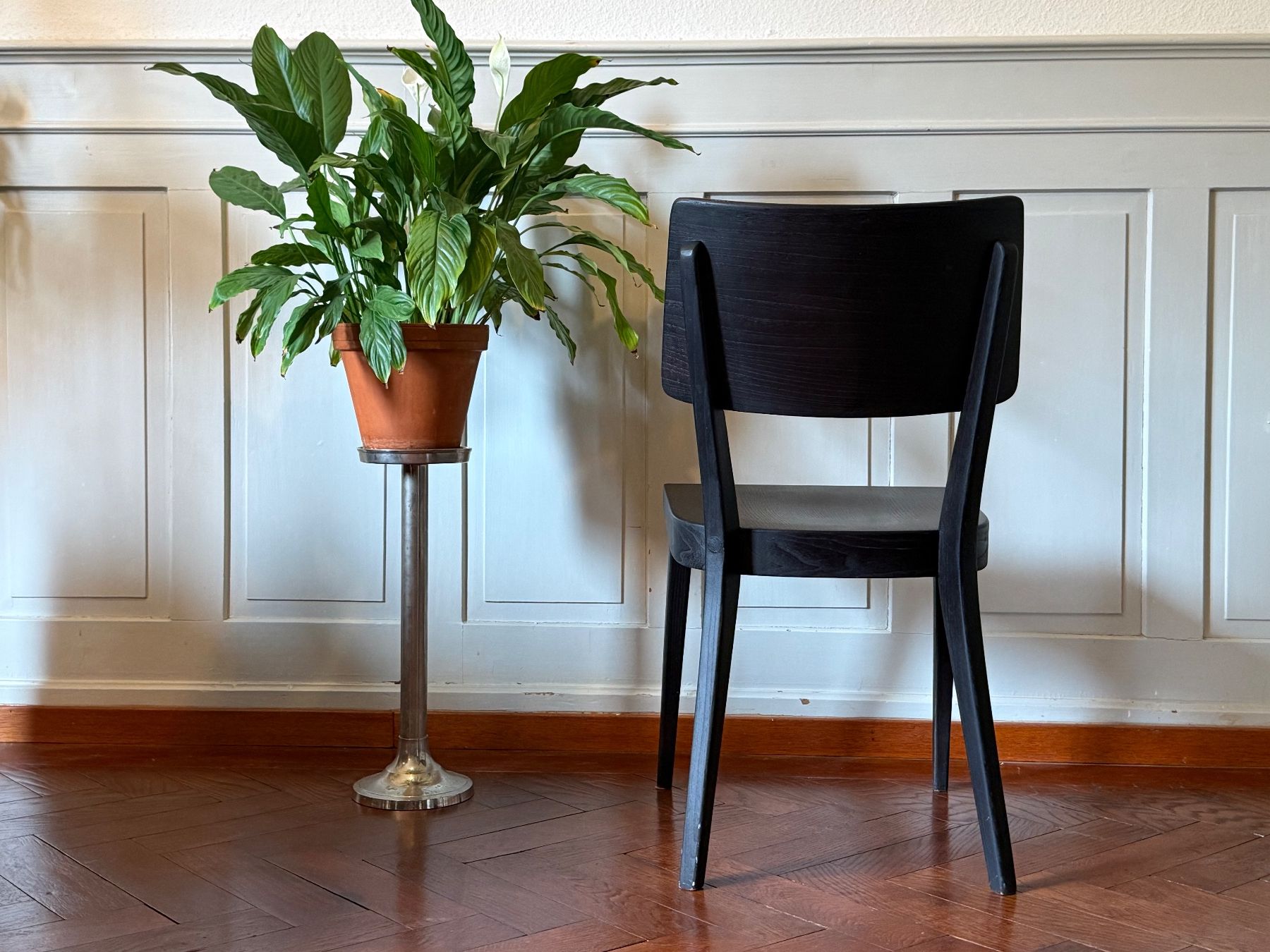 Stühle: Klassischer Schweizer Design Holz Stuhl Beizenstuhl Schwarz – Gebraucht aus Zürich von TiptopGerneWieder 5