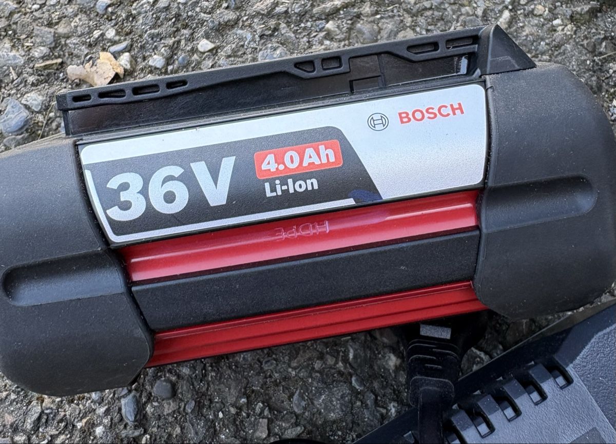 Bosch Tagliaerba: Bosch Rotak 43 Li Rasenmäher 36V – Usato da Adlikon b. Regensdorf venduto da Teo19 4