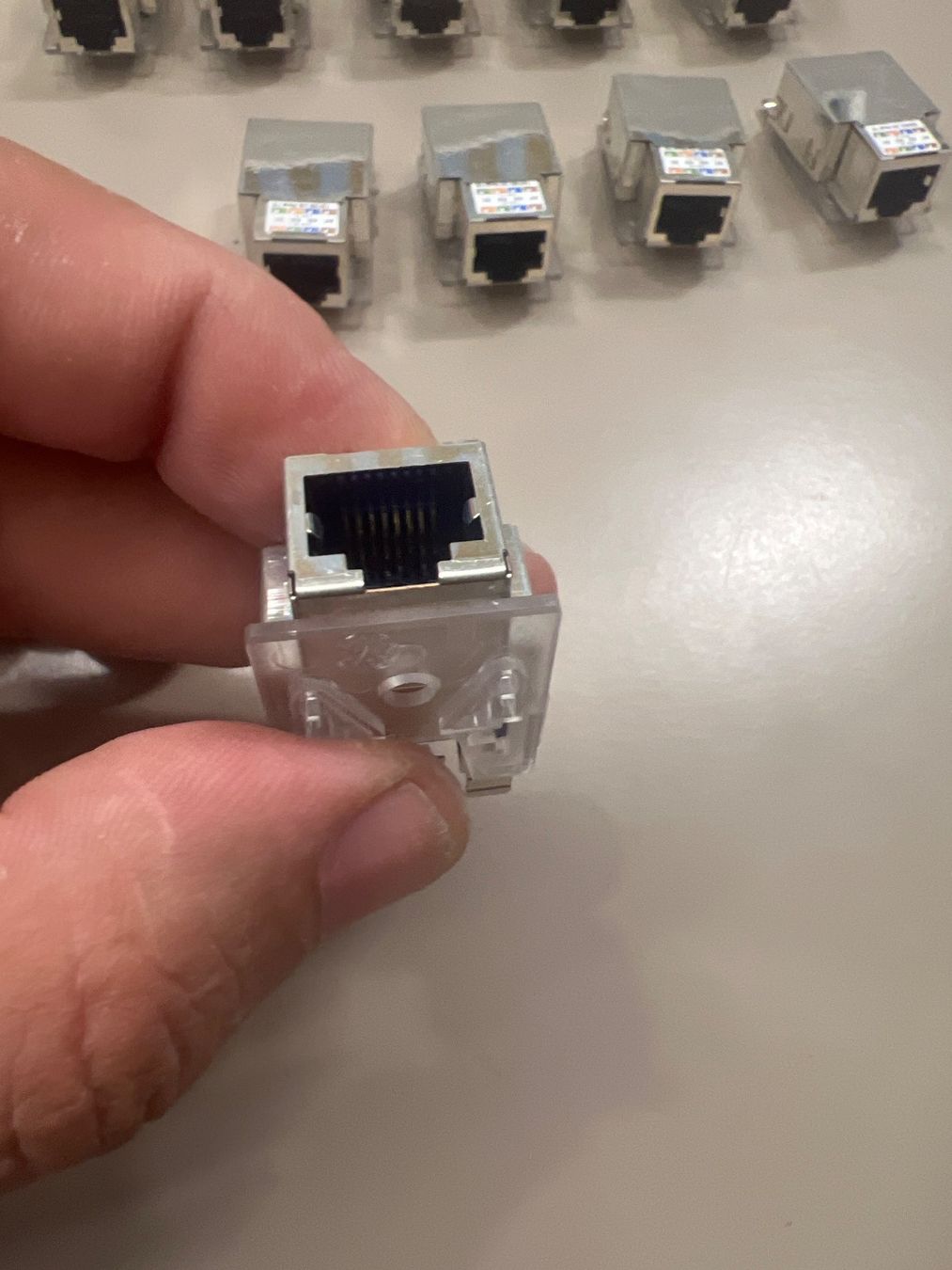 Wago Componenti elettronici: Anschluss Modul Kat.6 gebraucht 10 Stk – Usato da Dietikon venduto da Emoruk 1