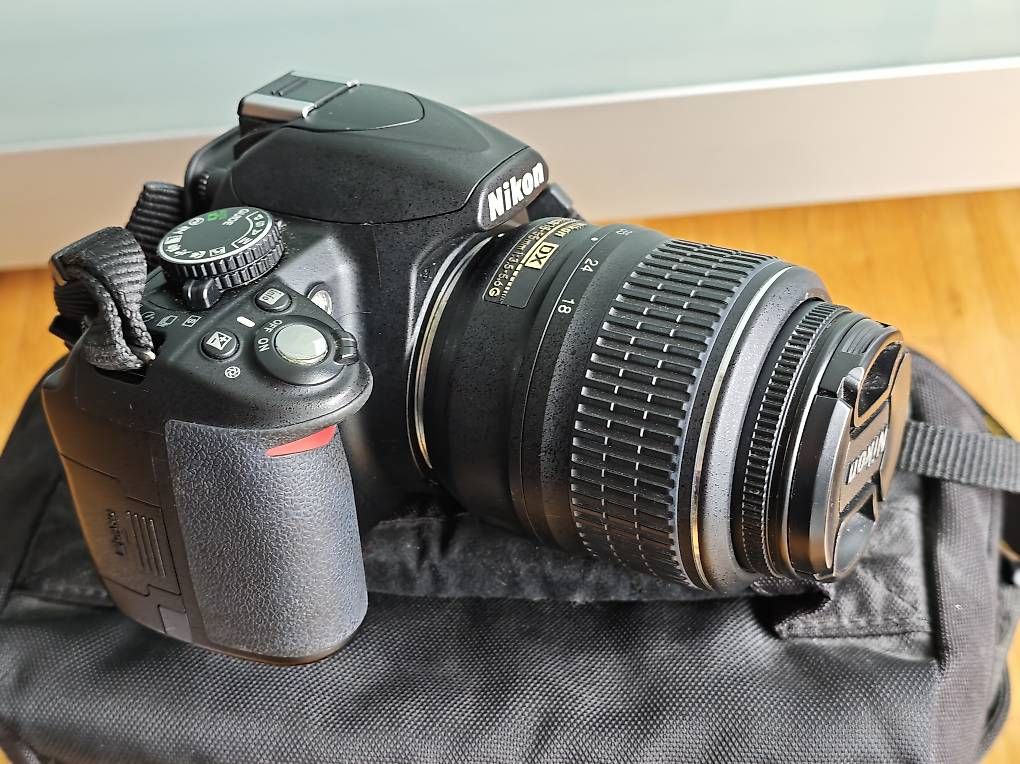 Fotocamera: Kit Nikon Reflex Objectif Sac  – Usato da Bulle venduto da KLASS_IMPORT_USA 1