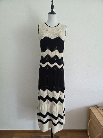 Strickkleid Maxikleid schwarz-creme Zickzack Grösse m