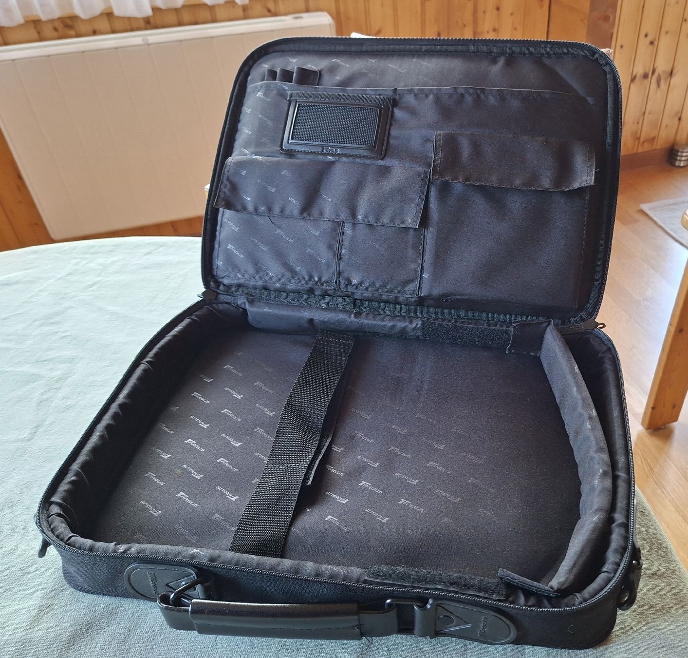Koffer & Taschen: Laptop-/Aktentasche – Gebraucht aus Mühlebach (Goms) von jad_bg6z 2