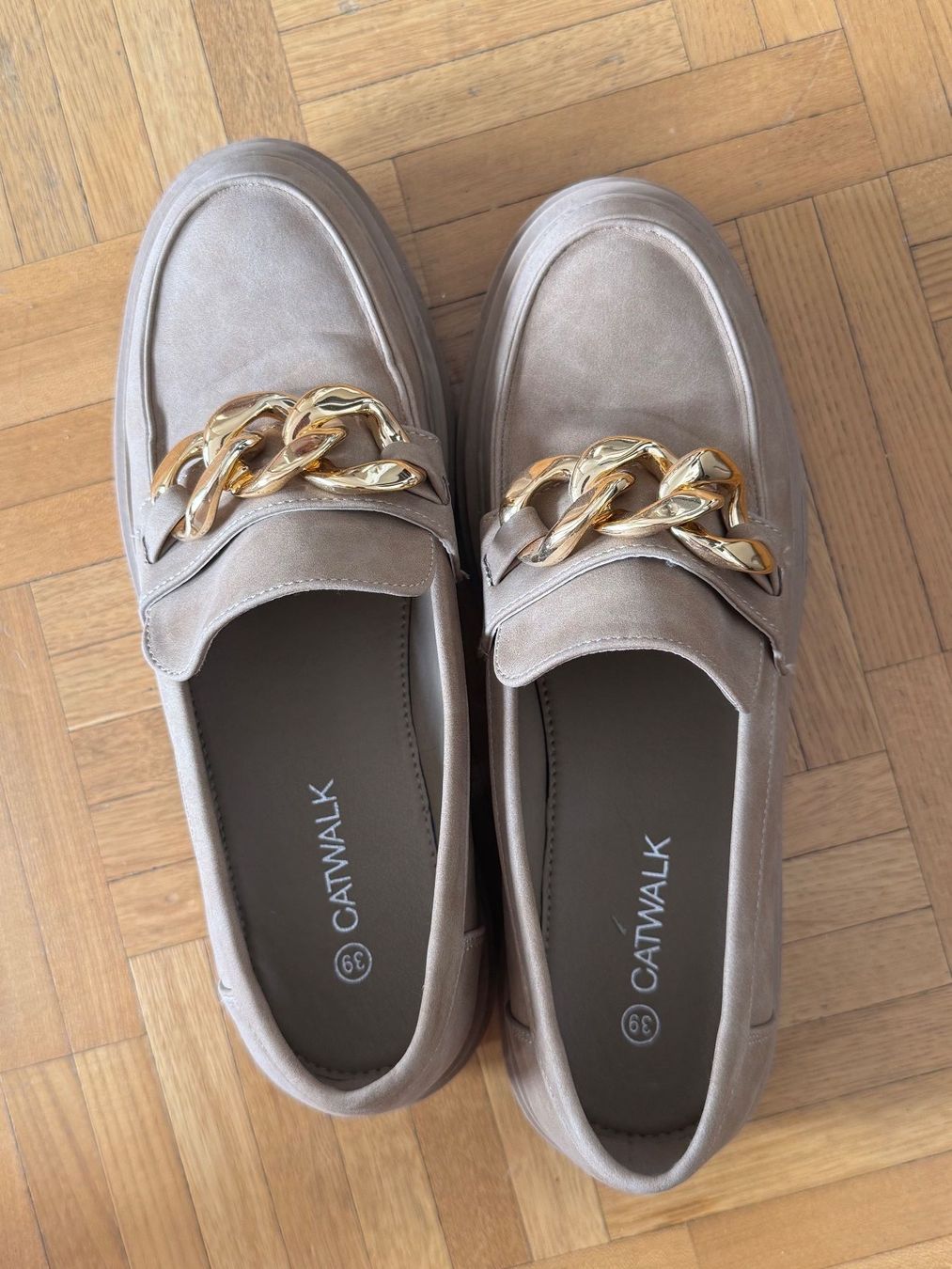 Scarpe da donna: Loafers beiges – Nuovo (secondo la descrizione) da Montreux venduto da iza_peche8 6
