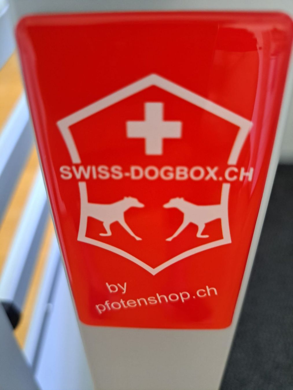 Gabbie, trasporto & Sicurezza: Auto-Hundebox von Swiss-Dogbox.ch – Nuovo e nell'imballaggio originale da Herdern venduto da elur 6