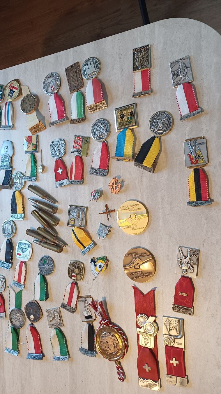 Medaillen: Lot Posten Medallien  – Gebraucht aus Flawil von Naphtali 3