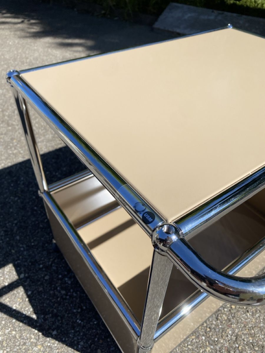 USM Carrelli di servizio: USM Haller - Mini Servierwagen – Nuovo e nell'imballaggio originale da Rikon im Tösstal venduto da Design4Life 1